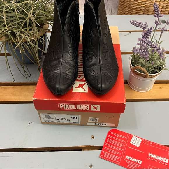 Pikolinos 'Lille' Quilted Leather Black Ankle Booties Size 40 (9-9.5) - Picture 4 of 12